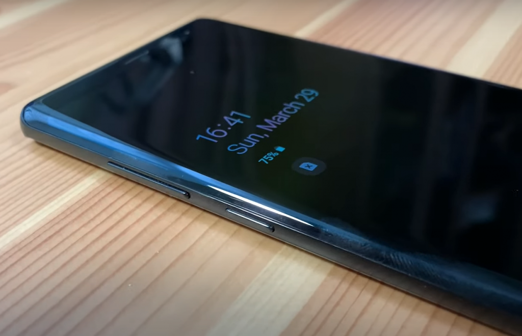 Как исправить проблему чувствительности экрана Galaxy Note 8