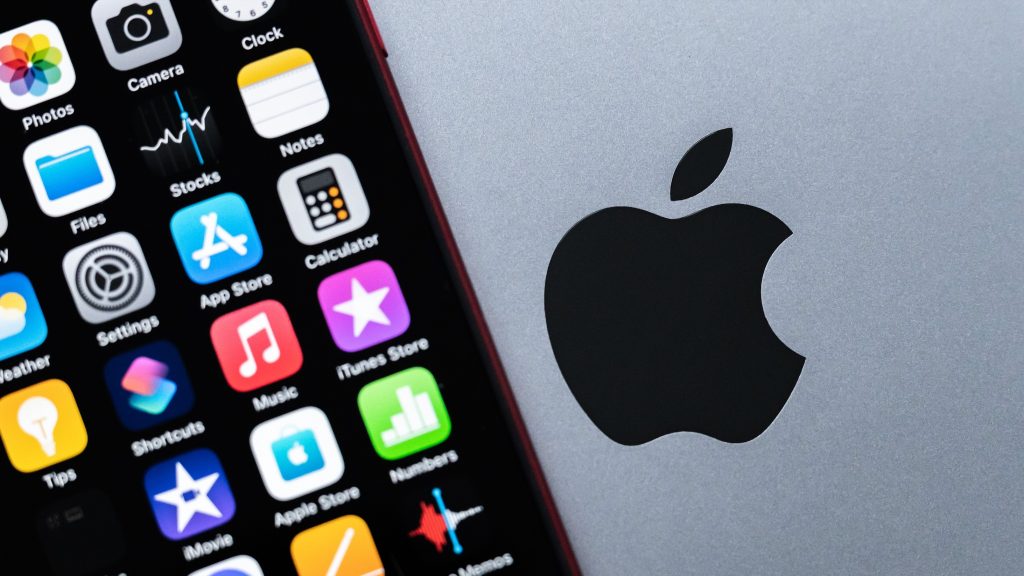 Выключается iPhone на логотипе Apple